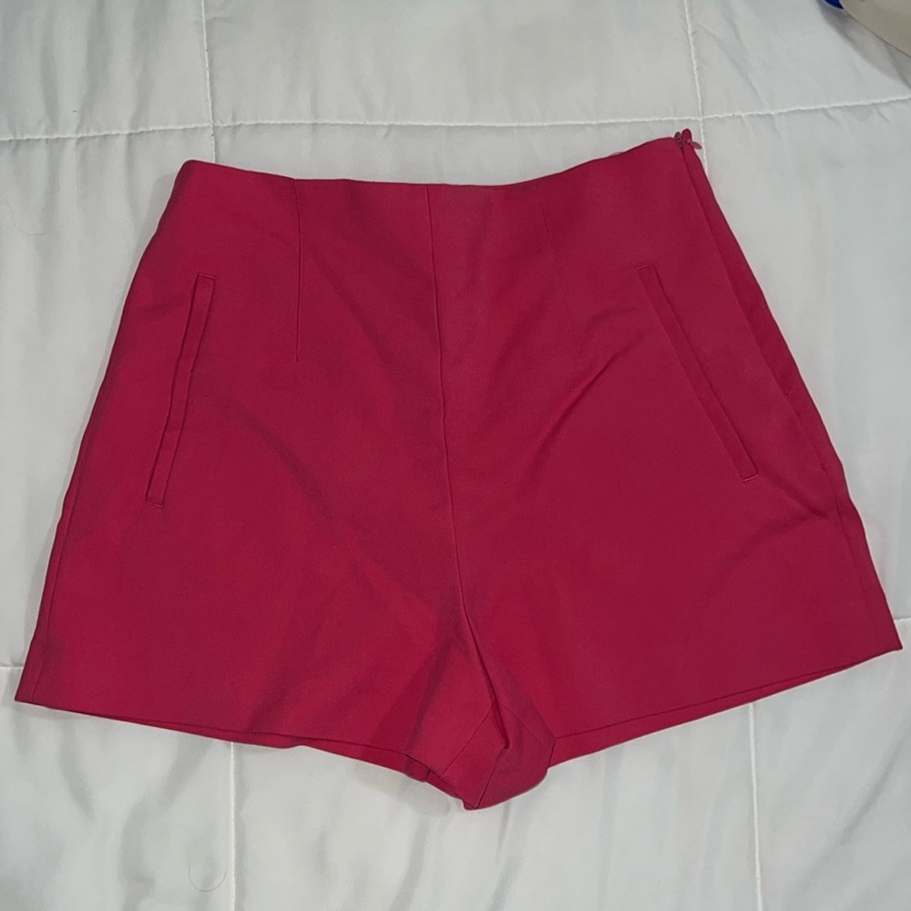 MEDIUM Zara pink shorts (used but in good condition)
